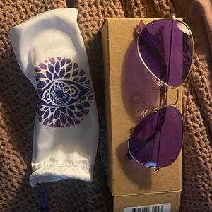Elegant Purple Aviator Sunglasses